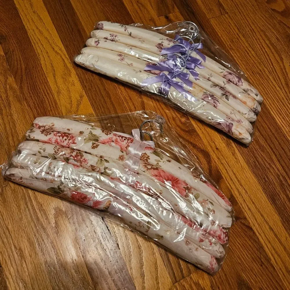 2 Sets if Padded Floral Hangars in Lilac and Pink ~ Retro ~ Grannycore ~ NEW